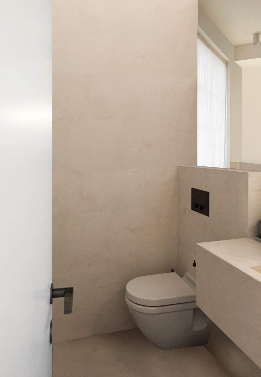 T&V Architects, Bathroom Crema beige stone