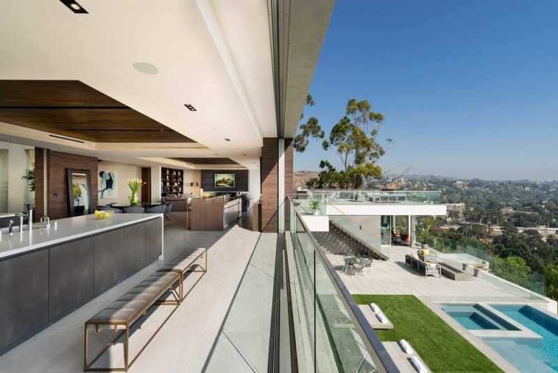 Los Tilos Residence, Hollywood Hills by Whipple Russell Architects