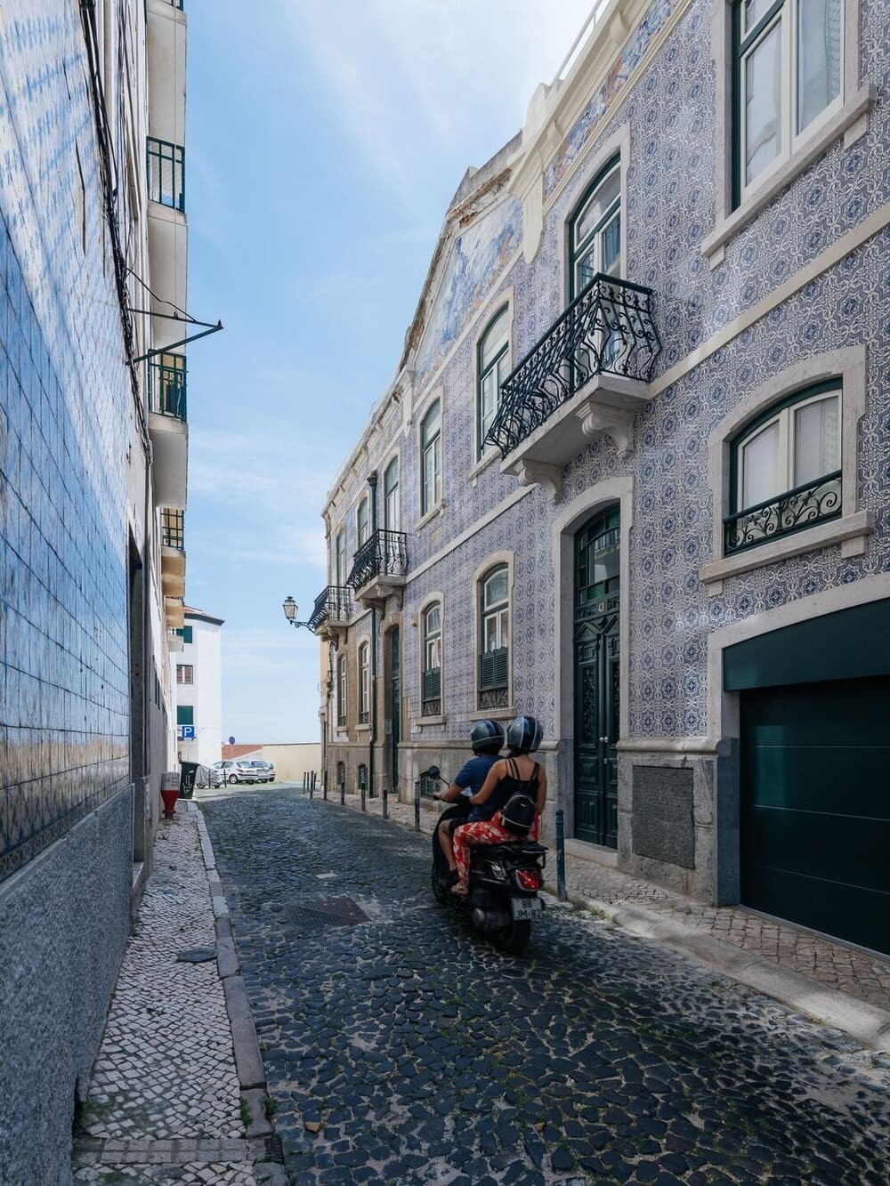 Apartment Building in Lisbon by Aurora Arquitectos