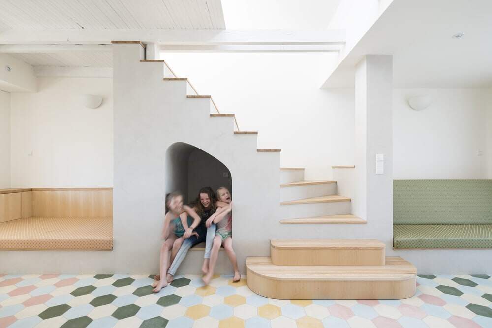 Reconstruction of a Three-Storey Villa for Co-Living of Three Families