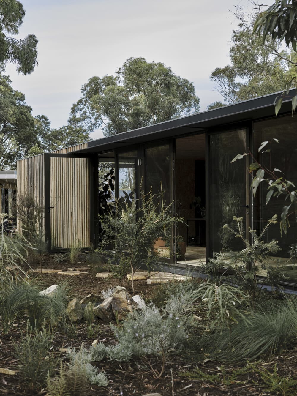 Casa Acton Extends the Sense of Space into a Landscaped Garden