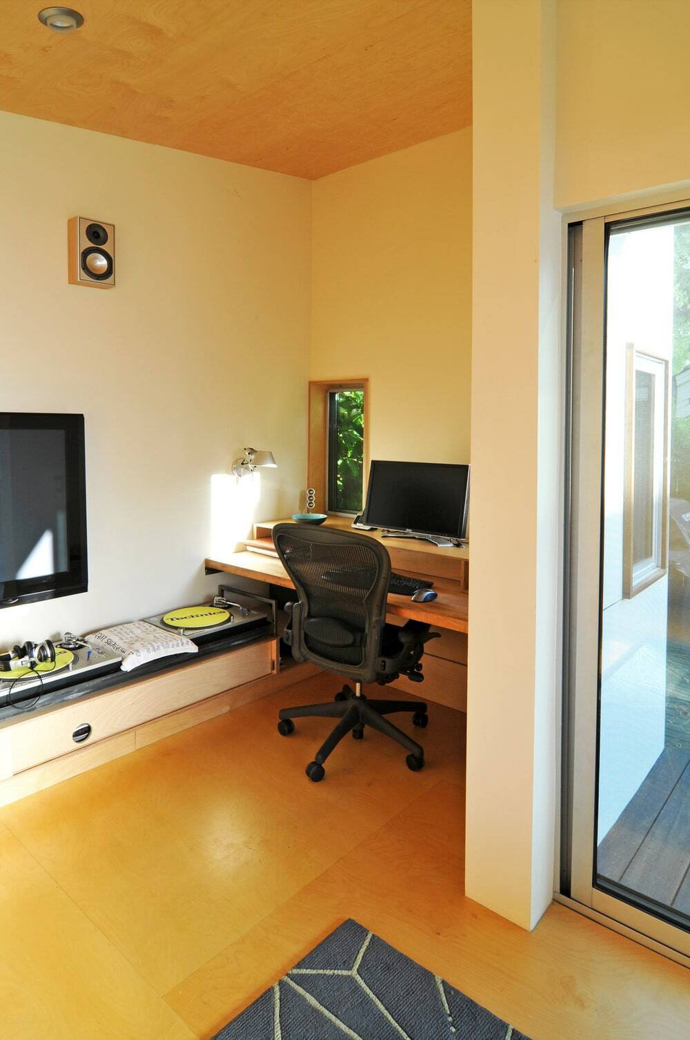 a 200-square-foot Home Office and Party Pad