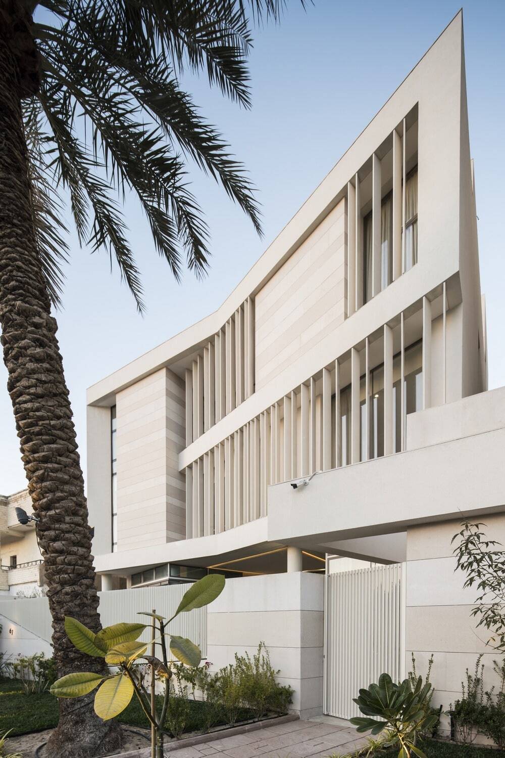 MT Villa by AlHumaidhi Architects