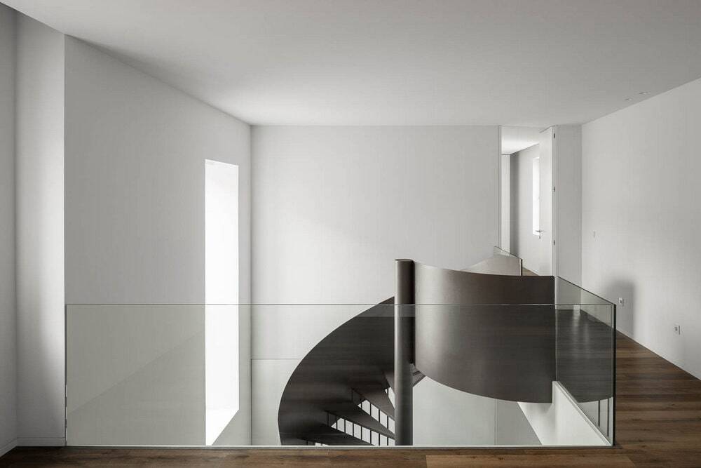 Rehabilitate the Memory and Identity of a House in Santo Tirso, Portugal