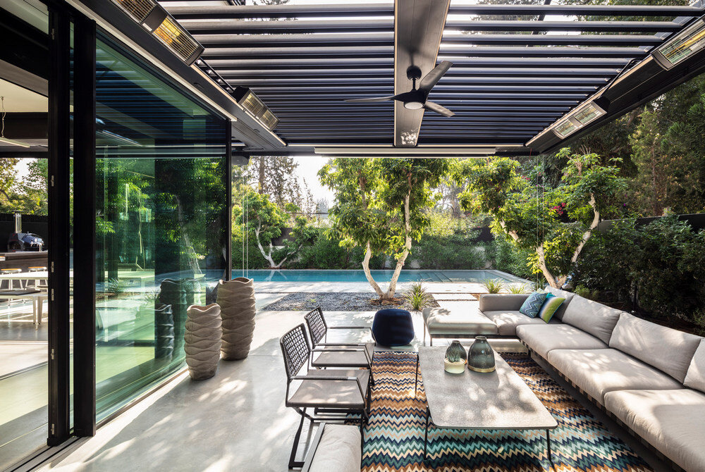 outdoor living, D89 House by Architect Raz Melamed