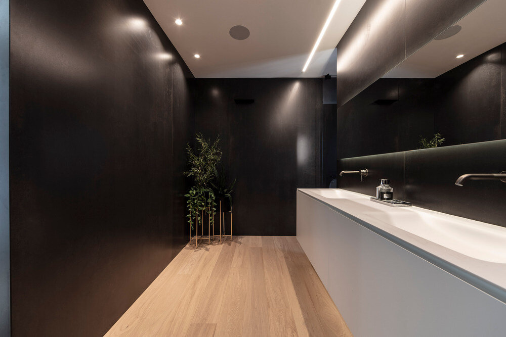 bathroom, D89 House by Architect Raz Melamed