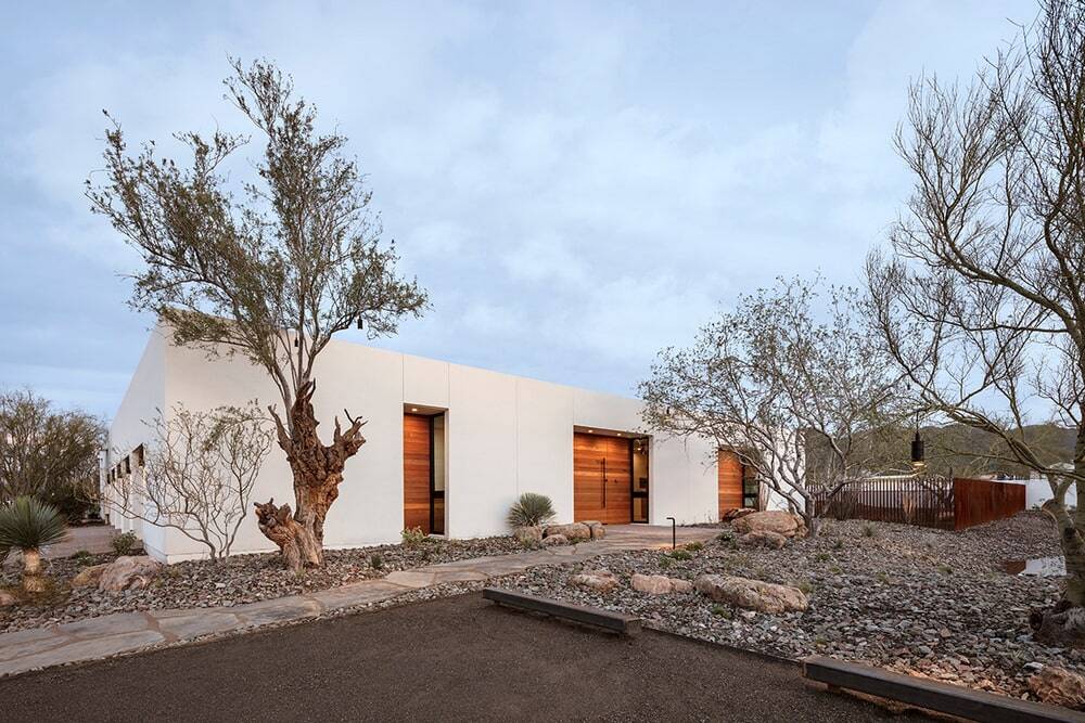 O-asis House in Phoenix, Arizona / The Ranch Mine