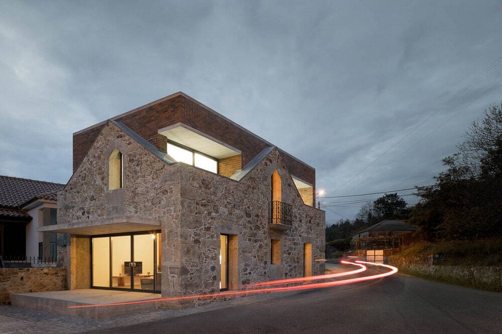 A Modern House Inside a Ruin - Rehabilitation Project by Tiago Sousa