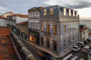 Building Rehabilitation Overlooking the Douro River, Porto
