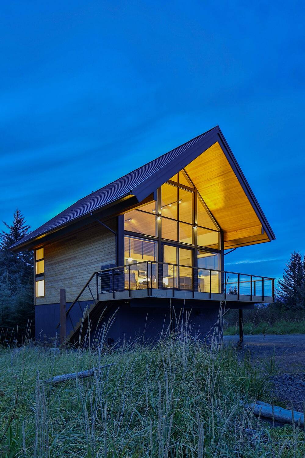 Alaska Surf Shack by Studio Zerbey Architecture