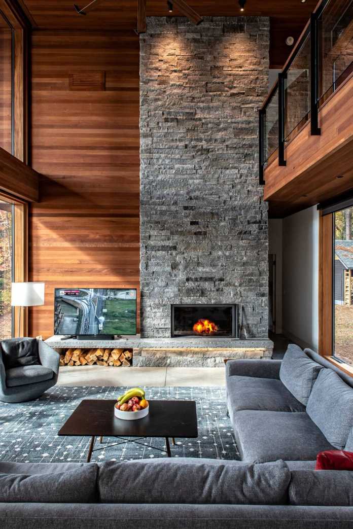 Lake of Bays Cottage by Altius Architecture