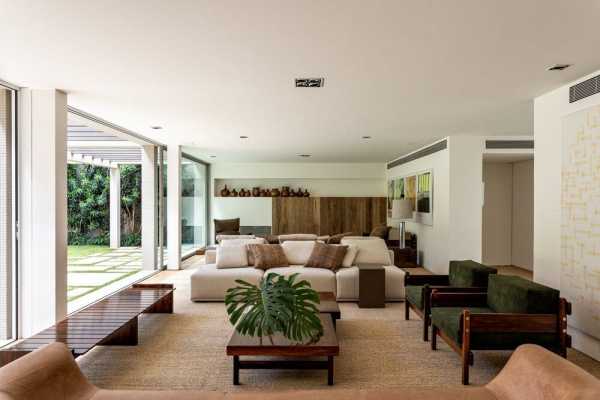 Benjamin Fleider Residence by Studio Arthur Casas