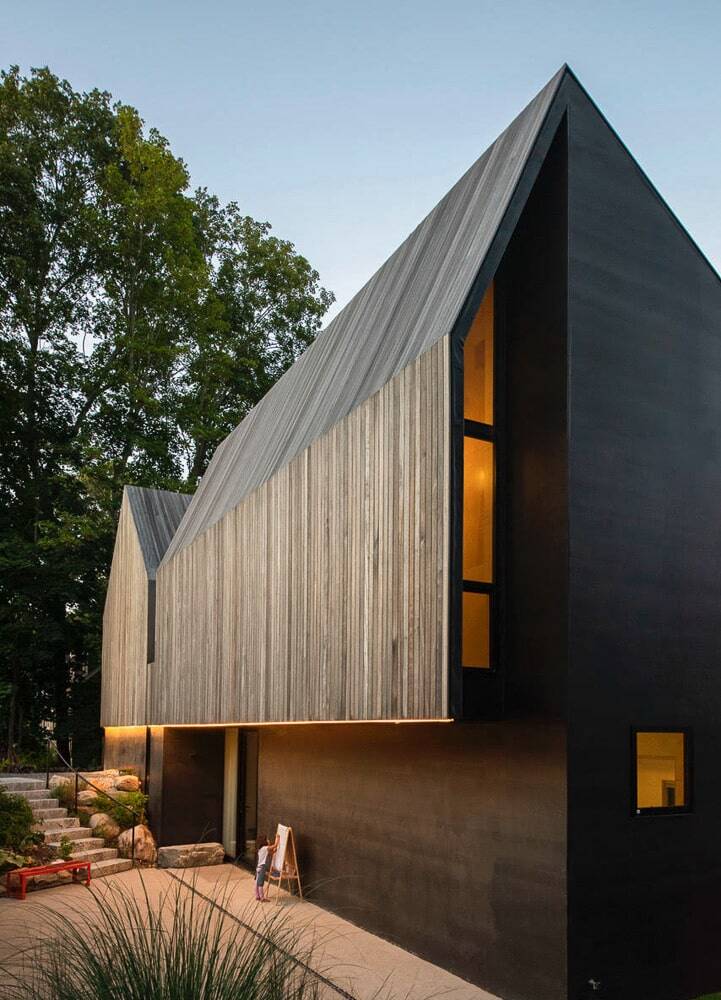 Pike & Pond House by Oza Sabbeth Architects