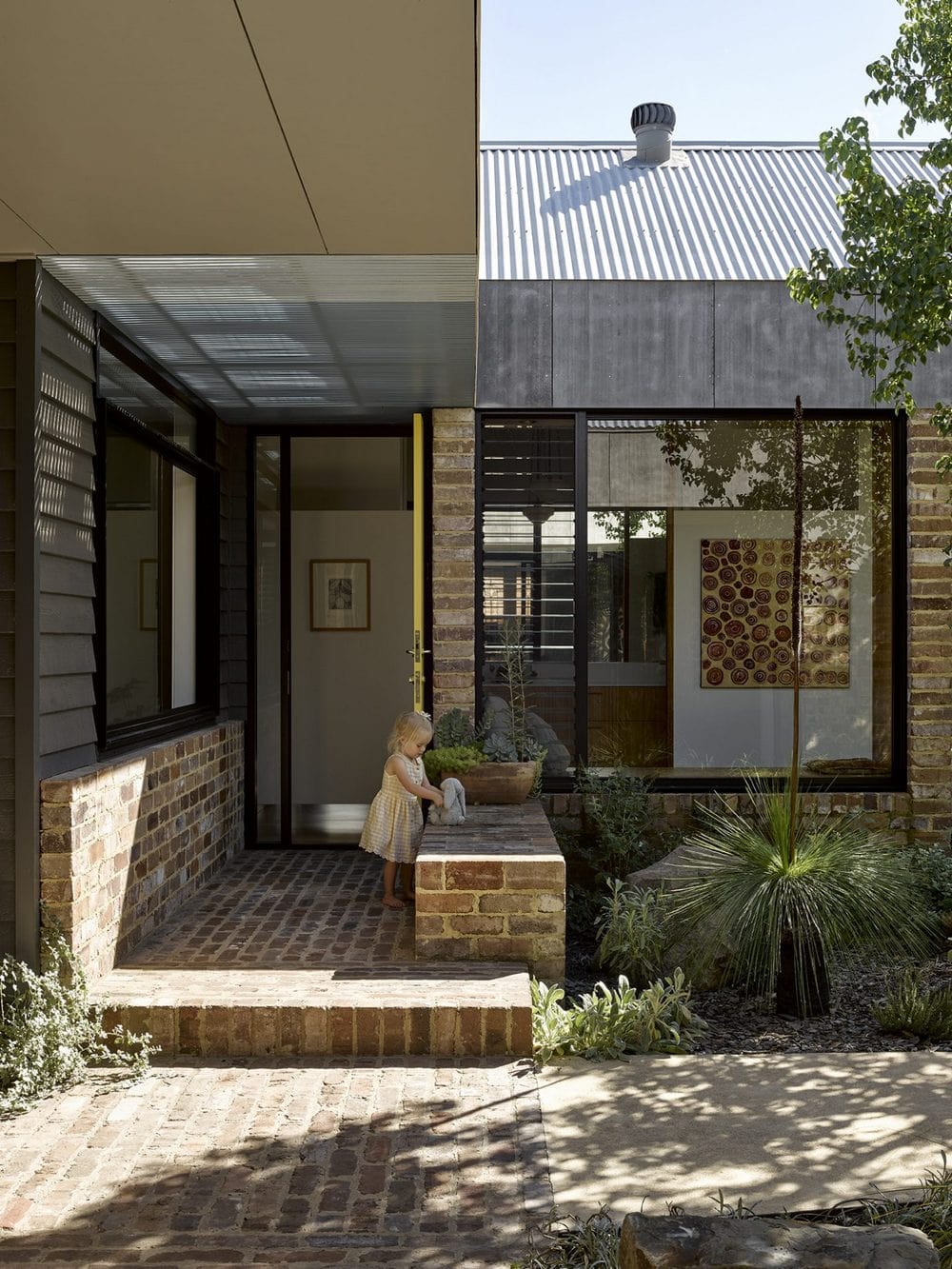 Hamilton Courtyard House by Anthrosite Architects