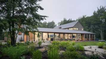 Binnacle Hill Residence by Whitten Architects