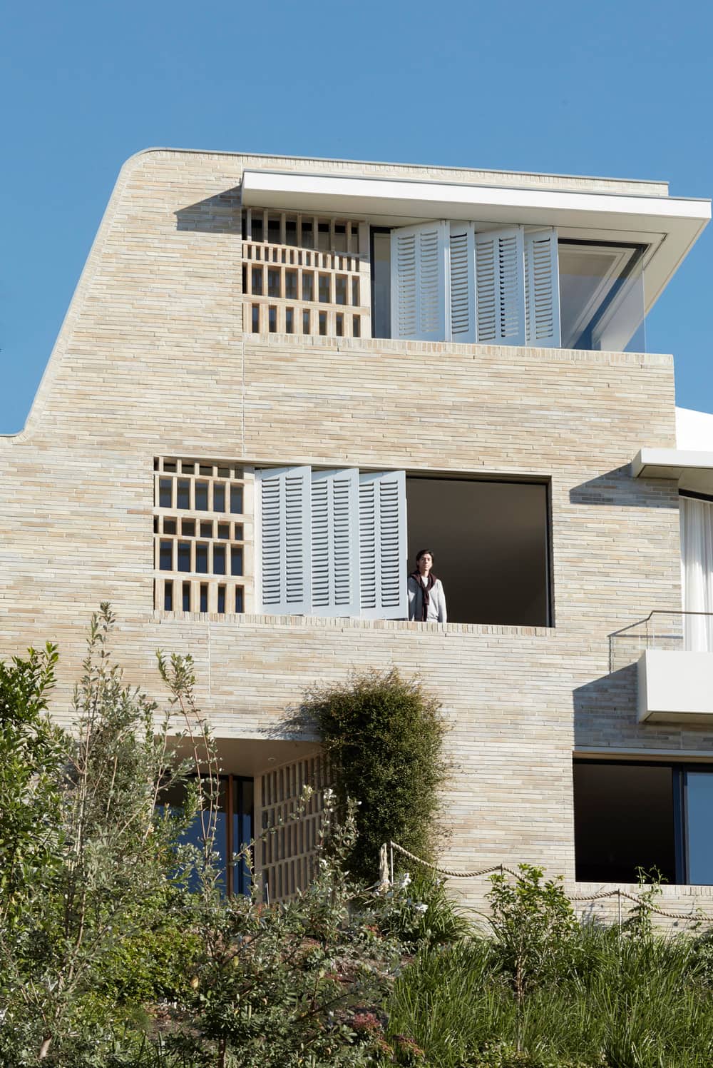 Sandcastle House by Luigi Rosselli Architect