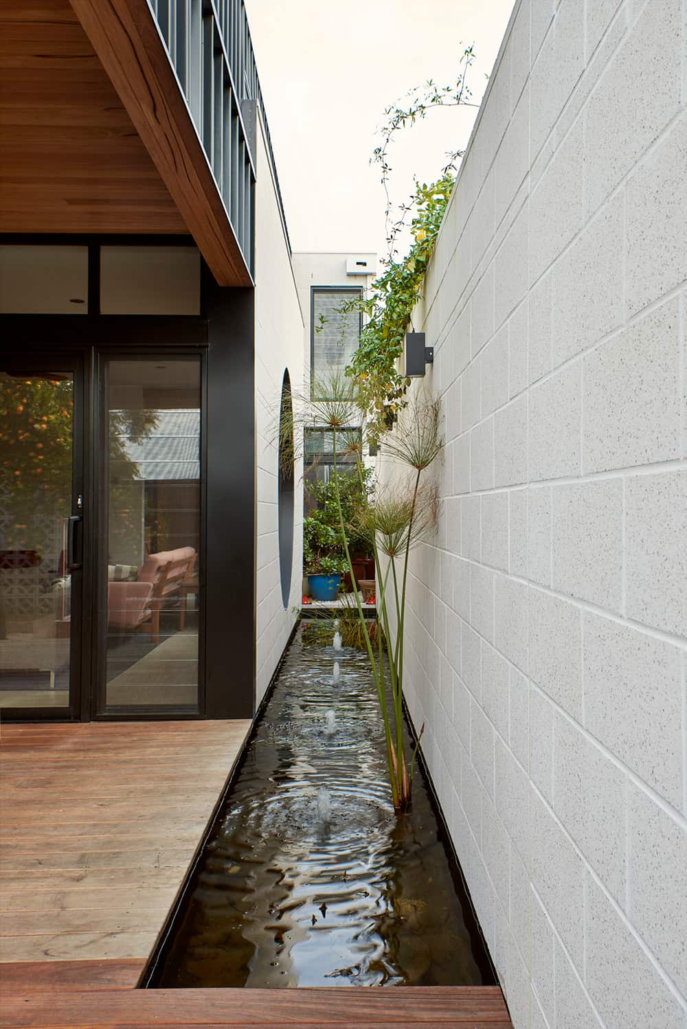 Kew Courtyard House by Drawing Room Architecture