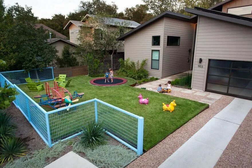 kid-friendly-contemporary garden