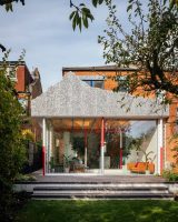 Mountain View House / CAN