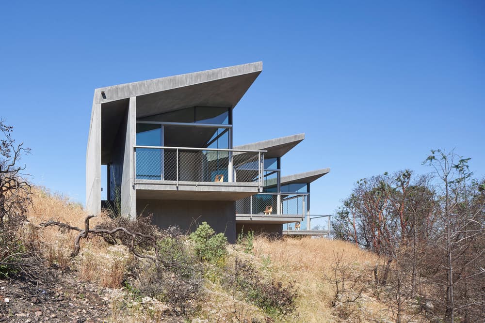 Sonoma Concrete Guesthouse by Mork-Ulnes Architects