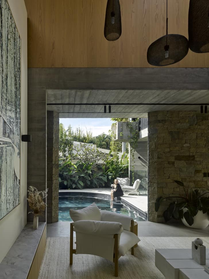 interiors, concrete walls, pool, Shaun Lockyer Architects 