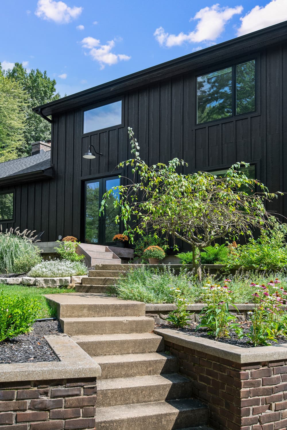 Black Modern Farmhouse, Indiana by Linc Thelen Design