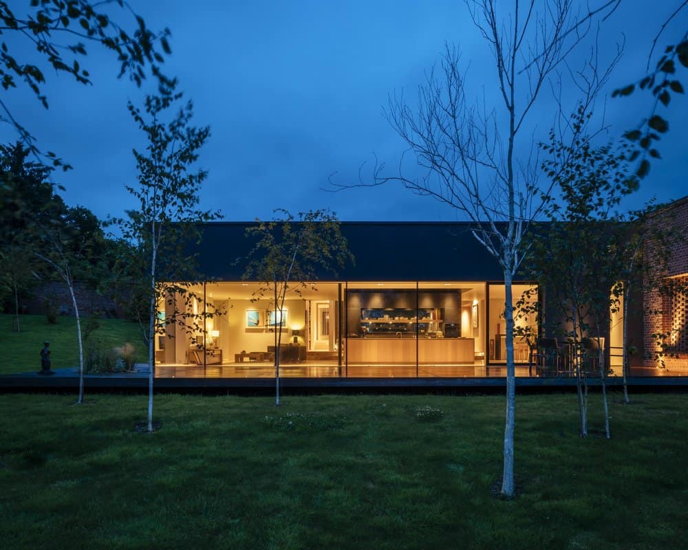 Devon Passivhaus Brings Life to a Walled Garden