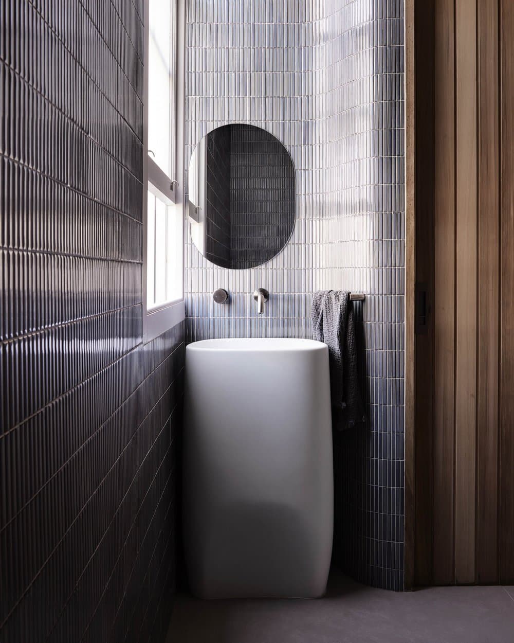 bathroom, Angelucci Architects