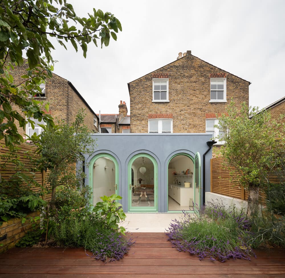 A Tuscan Veranda in London by Turner Architects