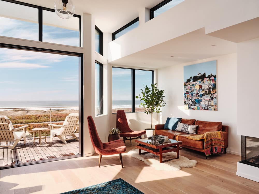 "Above the Dune" Home for Dedicated Surfer / Levy Art + Architecture