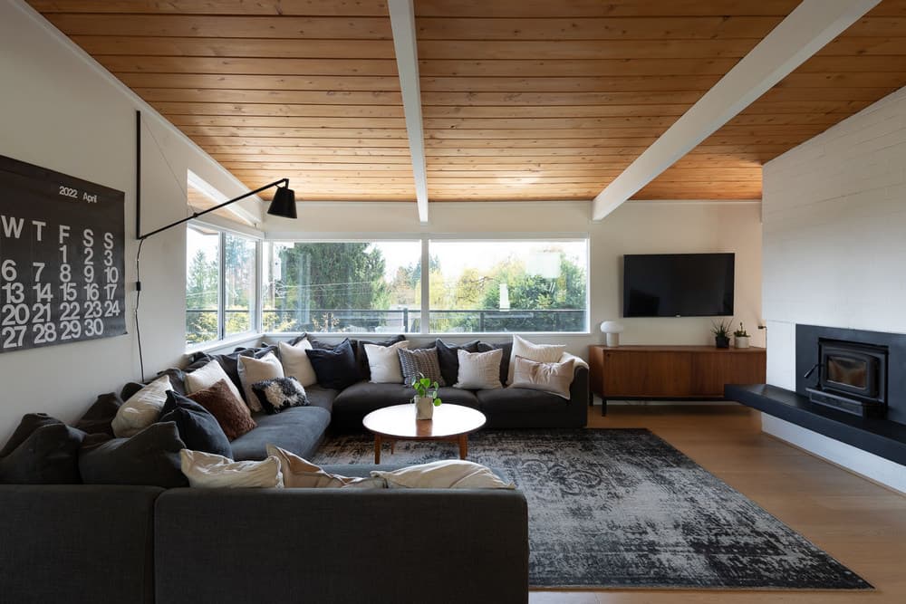 A Stunning Mid-Century Renovation in North Vancouver