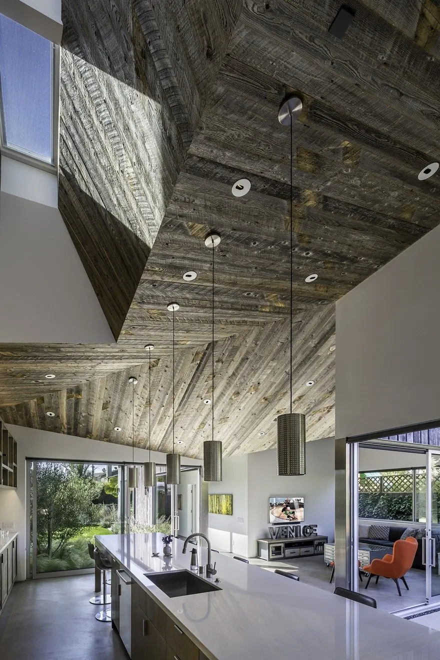 How Barnwood Adds Character To Your Home's Interior