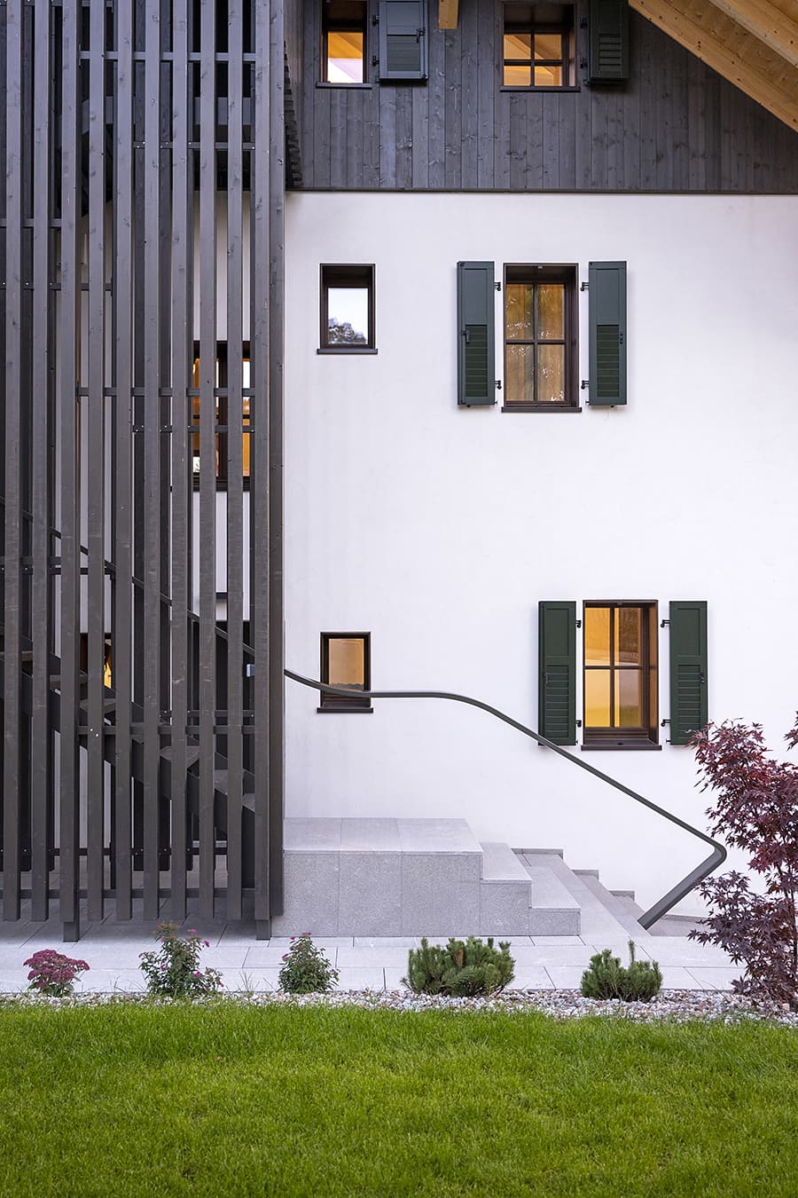 Villa Renovation by Monovolume Architecture + Design