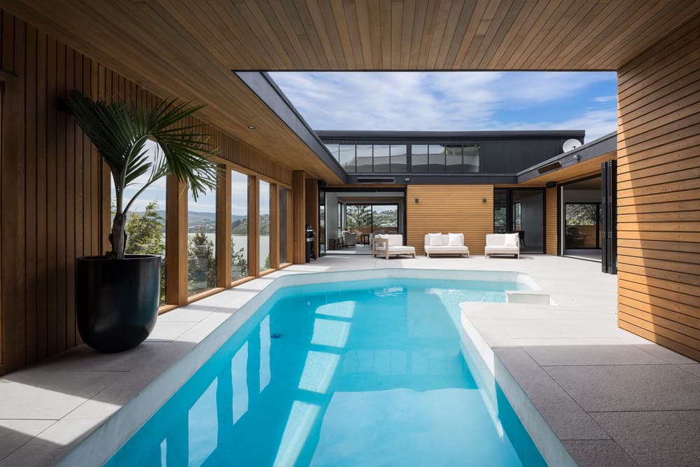Seaview Road House by Voxell Architecture