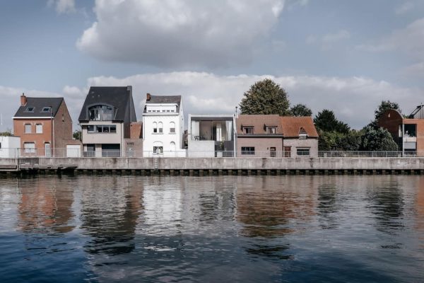 Canal House Humbeek by Studio Farris Architects