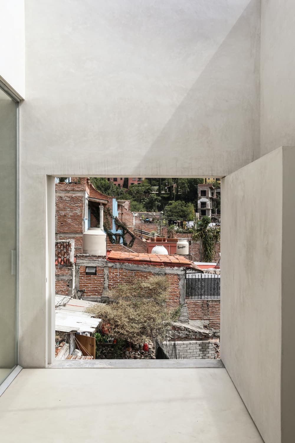 Sin Nombre Casa y Galeria in Mexico by Associates Architecture
