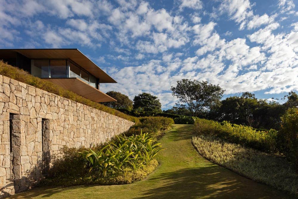CL House by Jacobsen Arquitetura