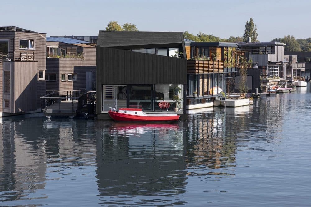 Floating Home by i29 architects