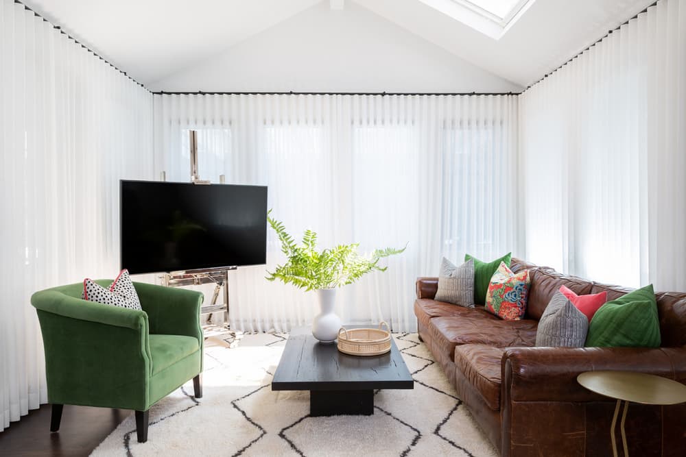 living room, Reena Sotropa In House Design Group
