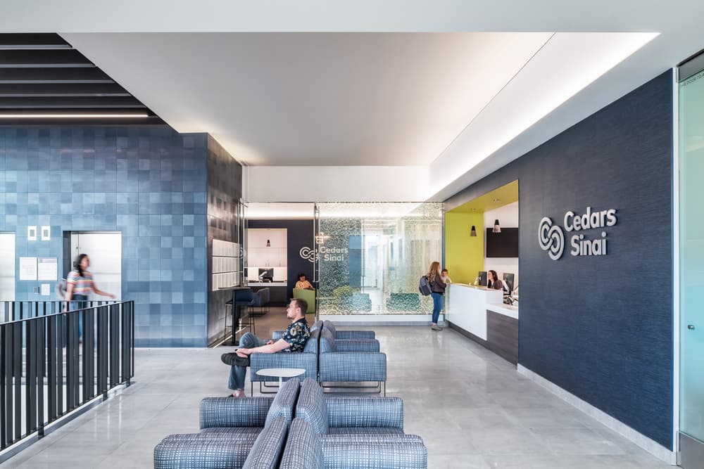 Cedars-Sinai Los Feliz Urgent Care Clinic / Abramson Architects