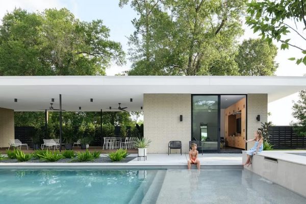 graftHAUS in Houston, Texas / studioMET architects