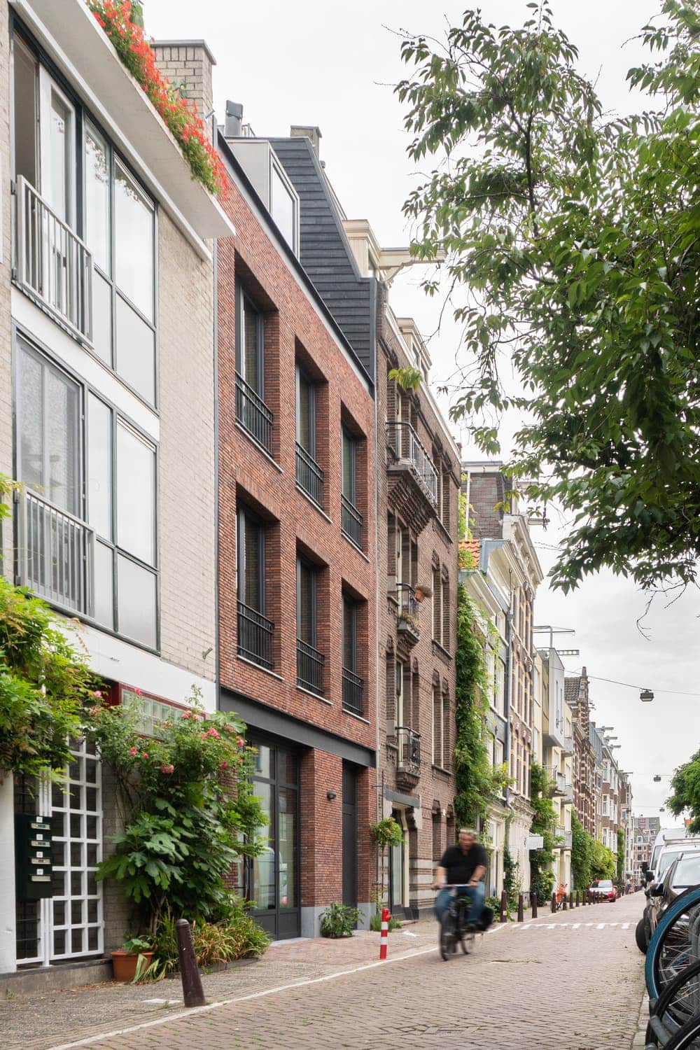 Urban Villa in Amsterdam by BNLA Architecten