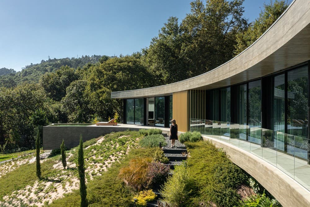 Casa De Bouro, Portugal / Mutant Arquitectura & Design