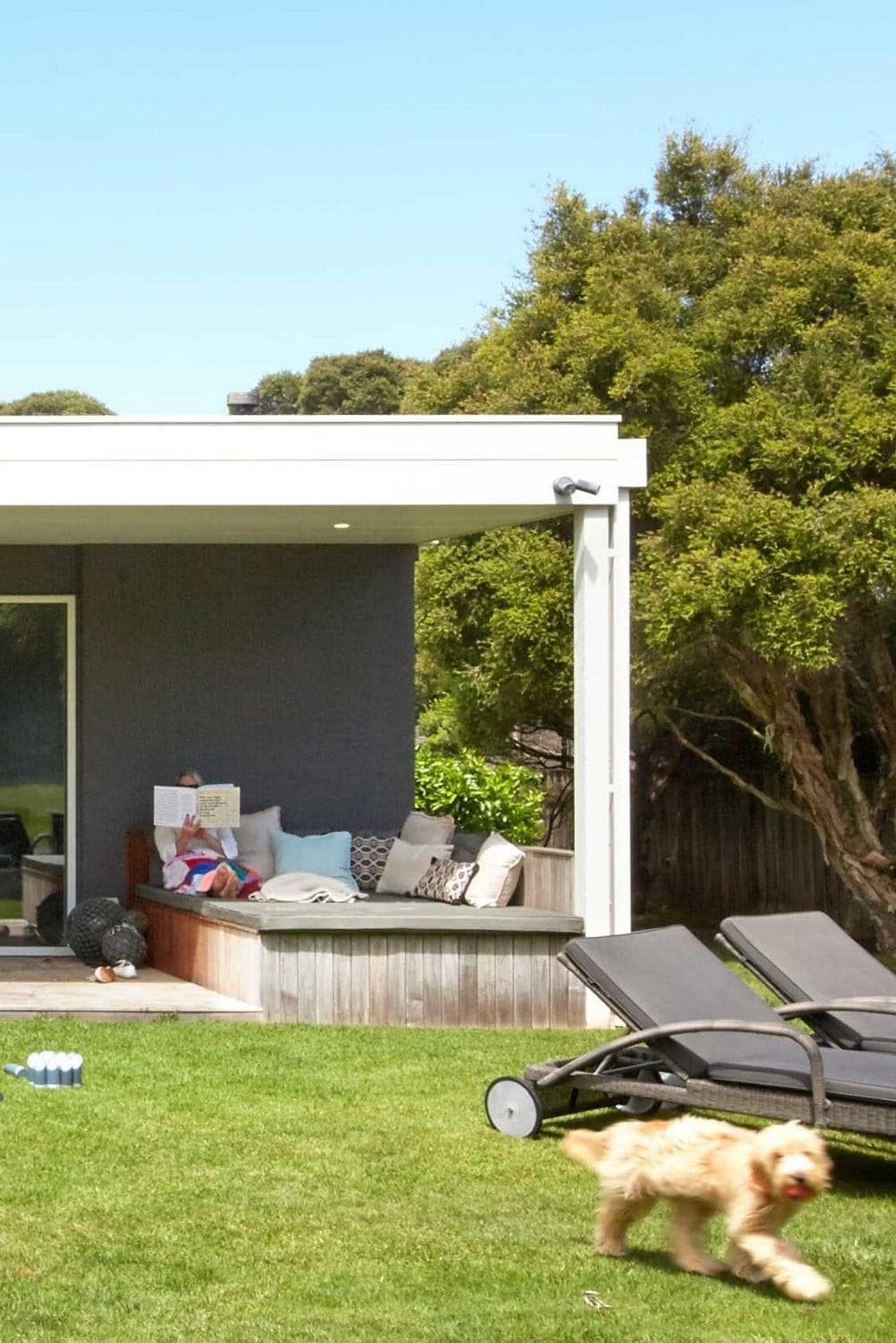 Portsea Groove Holiday Home by Kirby Architects