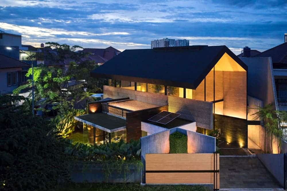 Bernaung House, Indonesia / RAD+ar