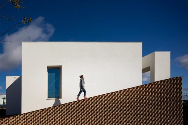 Casa 27 / Mario Martins Atelier