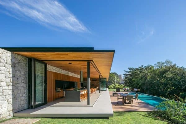 BM Residence, Brazil / Belluzzo Martinhao Arquitetos