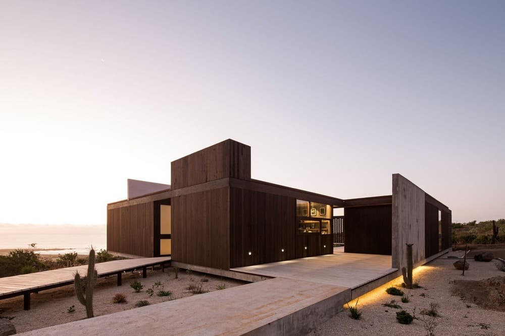 Las Vizcachas House / Juan Pablo Ureta Arquitectos