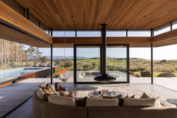 Mangawhai House by Julian Guthrie