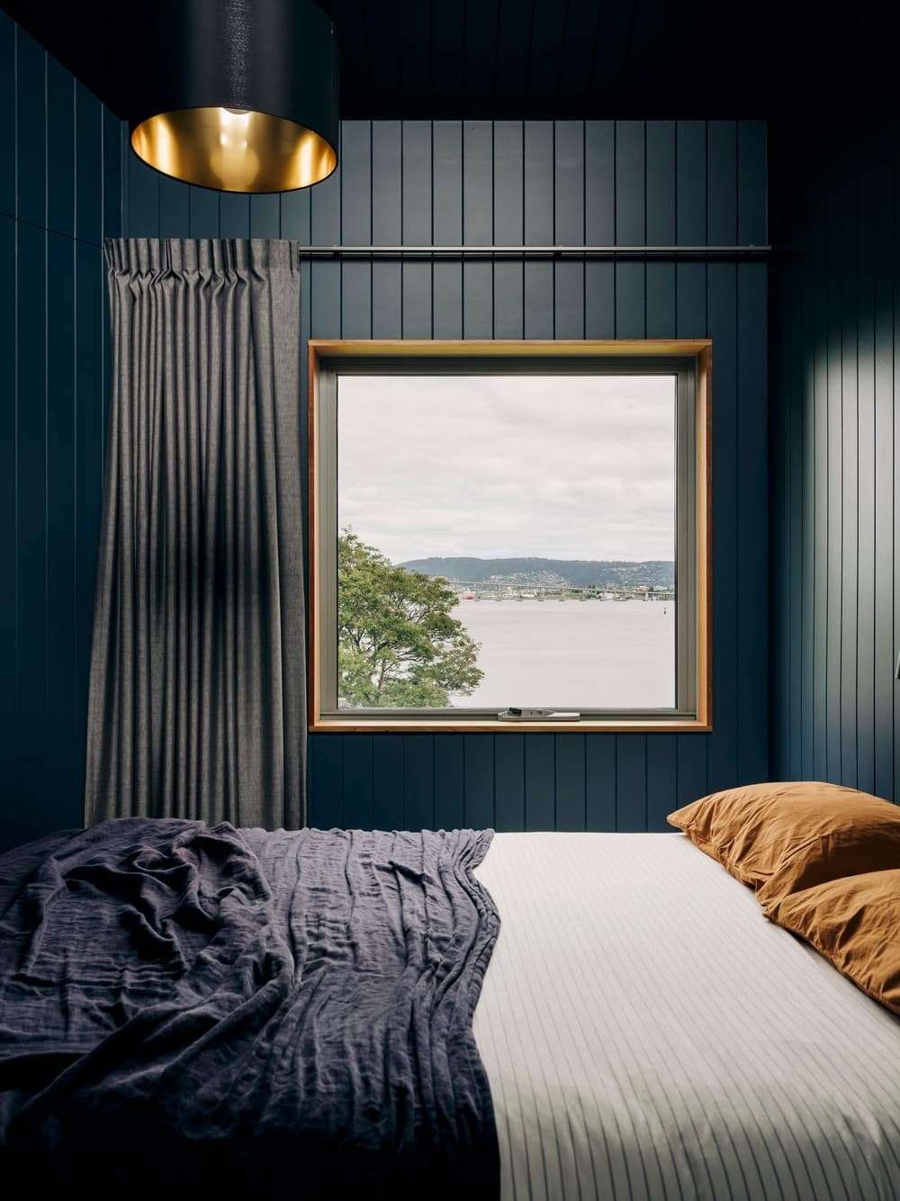 Bedroom, Maguire + Devine Architects